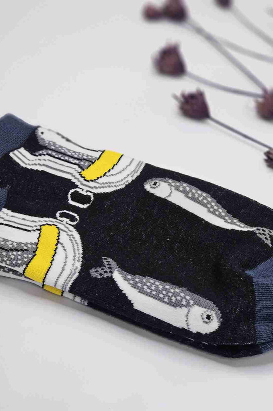 جوراب فانتزی طرح ماهی و کنسرو – نمایش جزئیات طرح ماهی