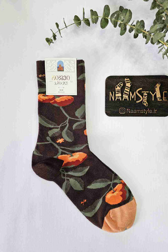 جوراب ساقدار طرح برگ و میوه با زمینه تیره