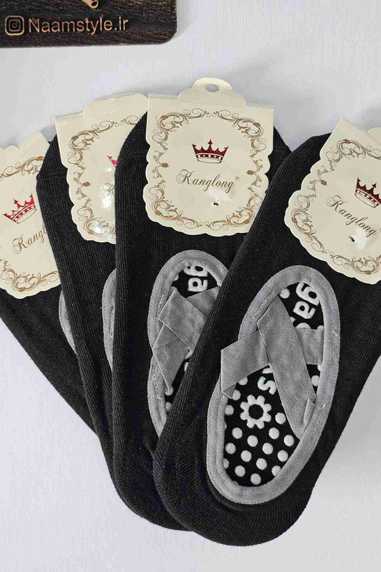 جوراب مناسب یوگا و تمرین داخل سالن