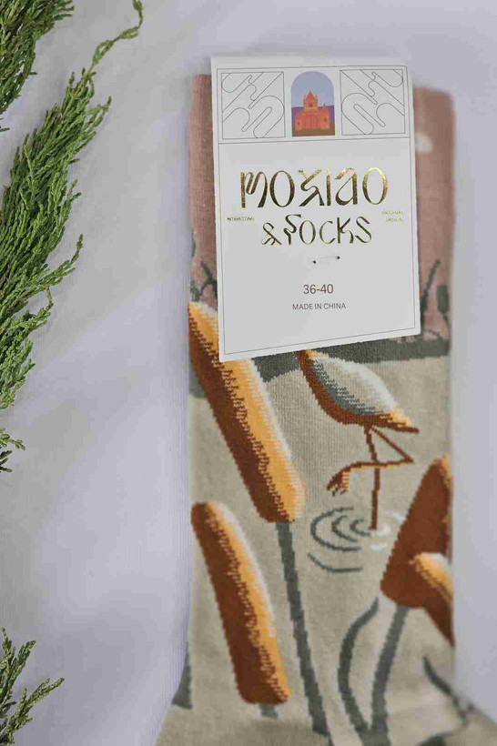 جوراب هنری طرح لکلک و نی مردابی مناسب استایل روزمره