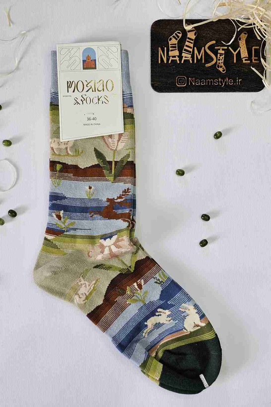 جوراب طرح طبیعت با نقش حیوانات جنگلی و درختان