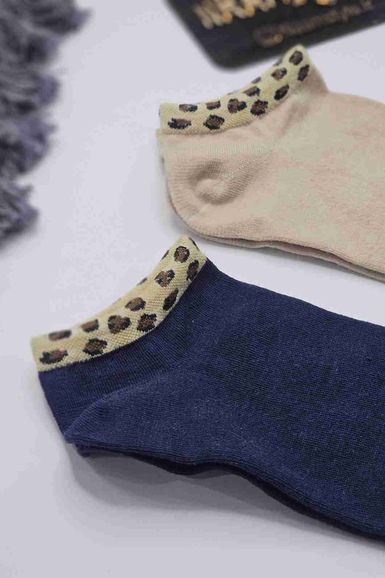 نمای نزدیک جوراب مچی طرح پلنگی - لبه طرح دار جذاب و مینیمال