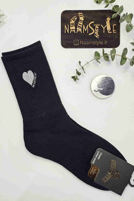 جوراب طرح قلب مشکی - نمای نزدیک طرح Heartful
