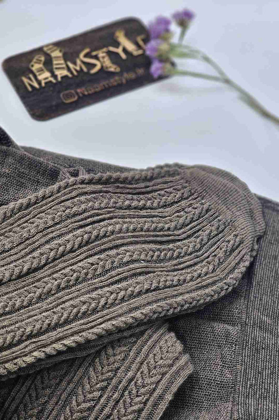 جوراب شلواری کرم بافت گندمی - نمای نزدیک