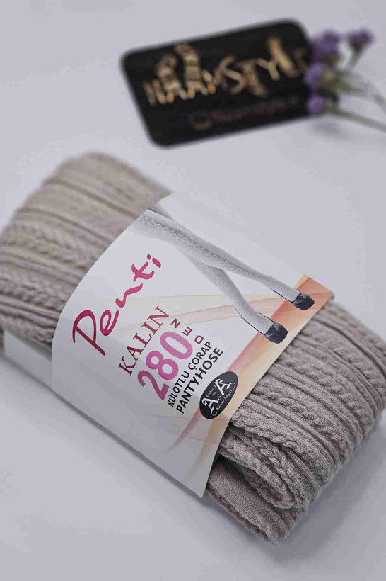 جوراب شلواری کرم بافت گندمی - نمای نزدیک