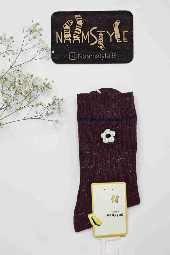 جوراب طرح گل و خرس زرشکی - نمای نزدیک