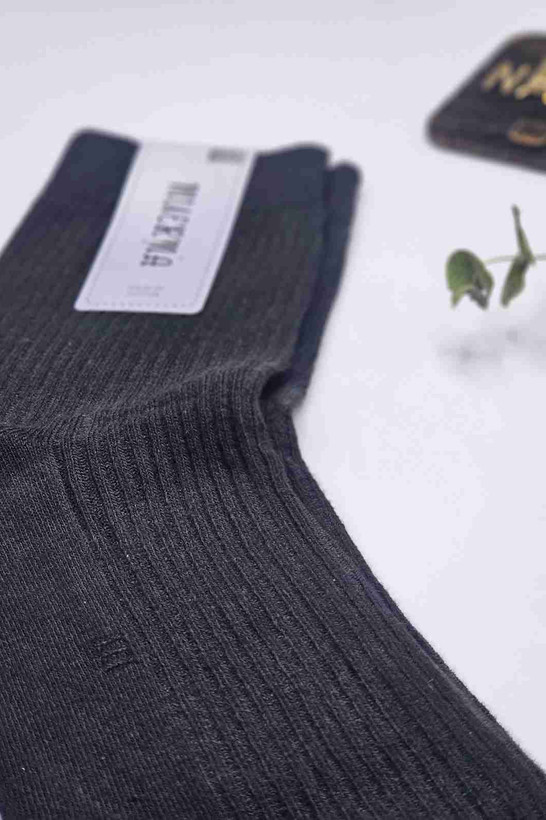 جوراب مشکی ساق بلند - نمای نزدیک بستهبندی