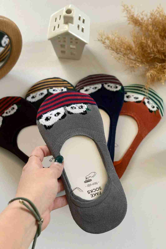 جوراب فانتزی طوسی با نوار صورتی و طرح عروسکی در نمای محصول