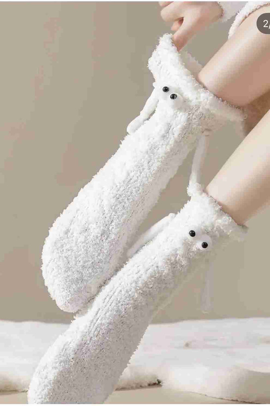 جوراب فانتزی سفید عروسکی با دستهای آهنربایی